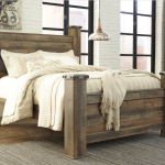 Trinell Poster Bed