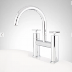 Exira Deck-Mount Tub Faucet