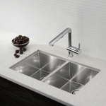 BLANCO  Quatrus Undermount 32-in x 18-in Refined Brushed Double Equal Bowl Stainless Steel Kitchen Sink