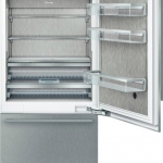 Thermador - Freedom Collection 19.5 cu. ft. Bottom Freezer Built-in Smart Refrigerator with Masterpiece Series Handles - Silver