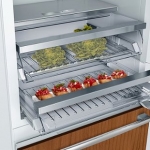 Bosch - Benchmark Series 16 Cu. Ft. Bottom-Freezer Built-In Smart Refrigerator - Custom Panel Ready