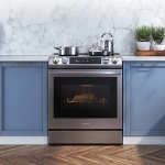 Samsung - 6.3 cu. ft. Slide-in Induction Range with Smart Dial, WiFi & Air Fry - Stainless steel